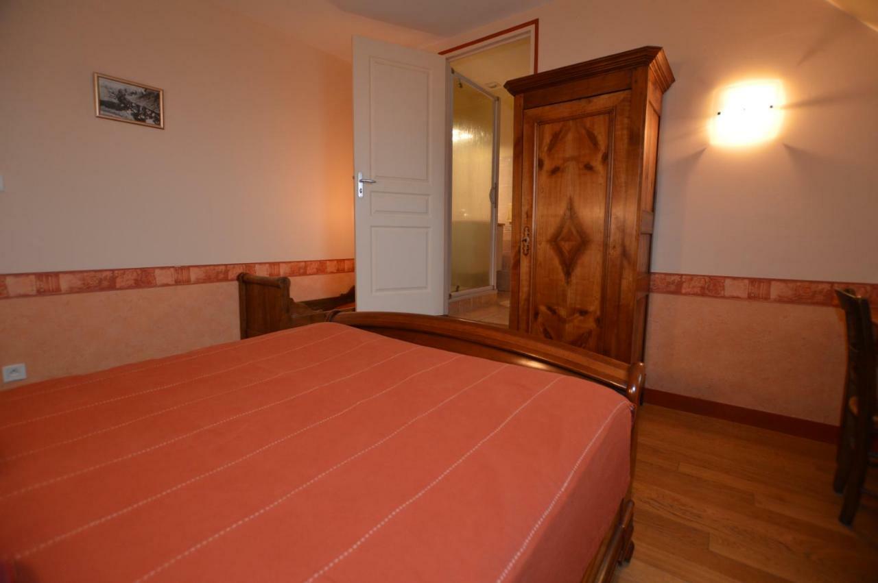 Bed and Breakfast La Roche Saint-Etienne-en-Cogles Exterior foto